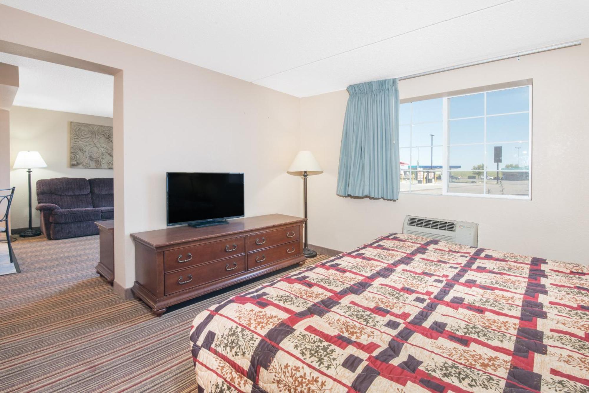 Knights Inn&suites - Grand Forks