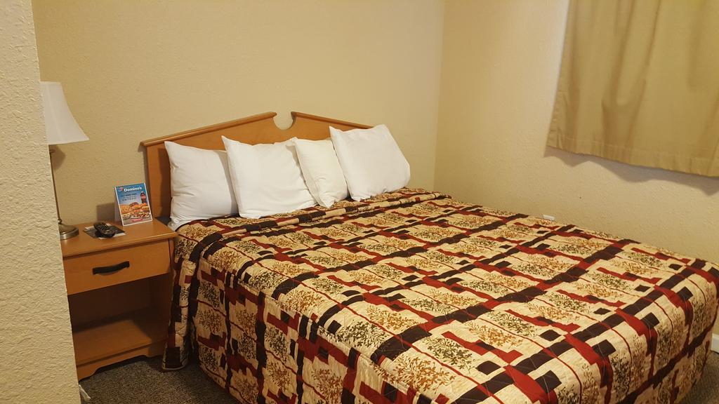 Motel Knights Inn&suites - Grand Forks