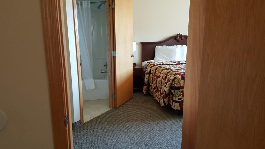 Knights Inn&suites - Motel Grand Forks