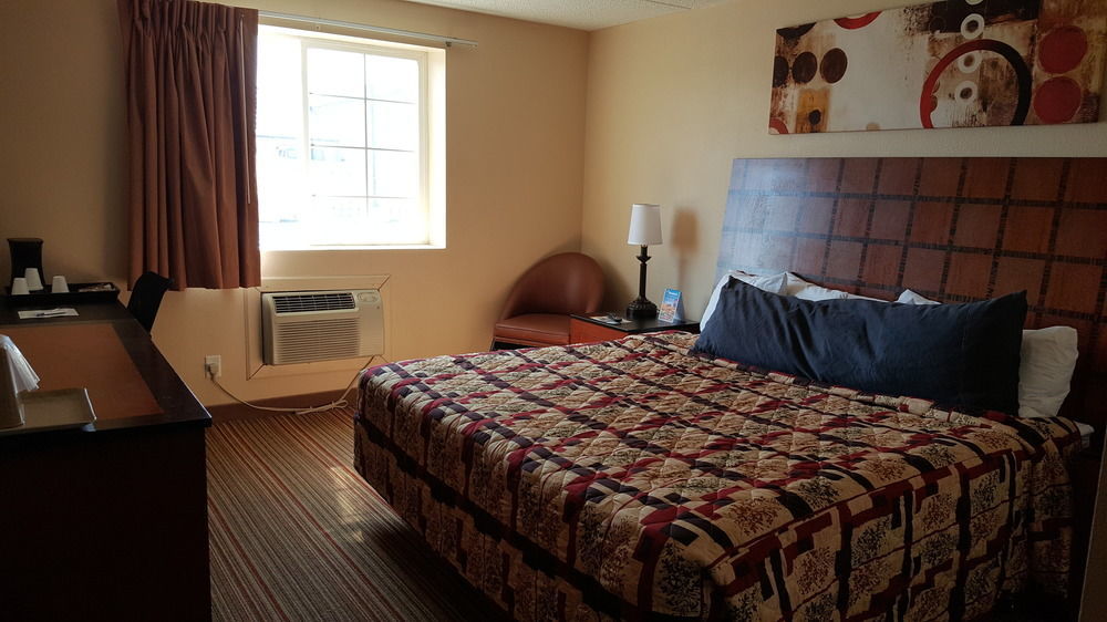 Knights And - Motel