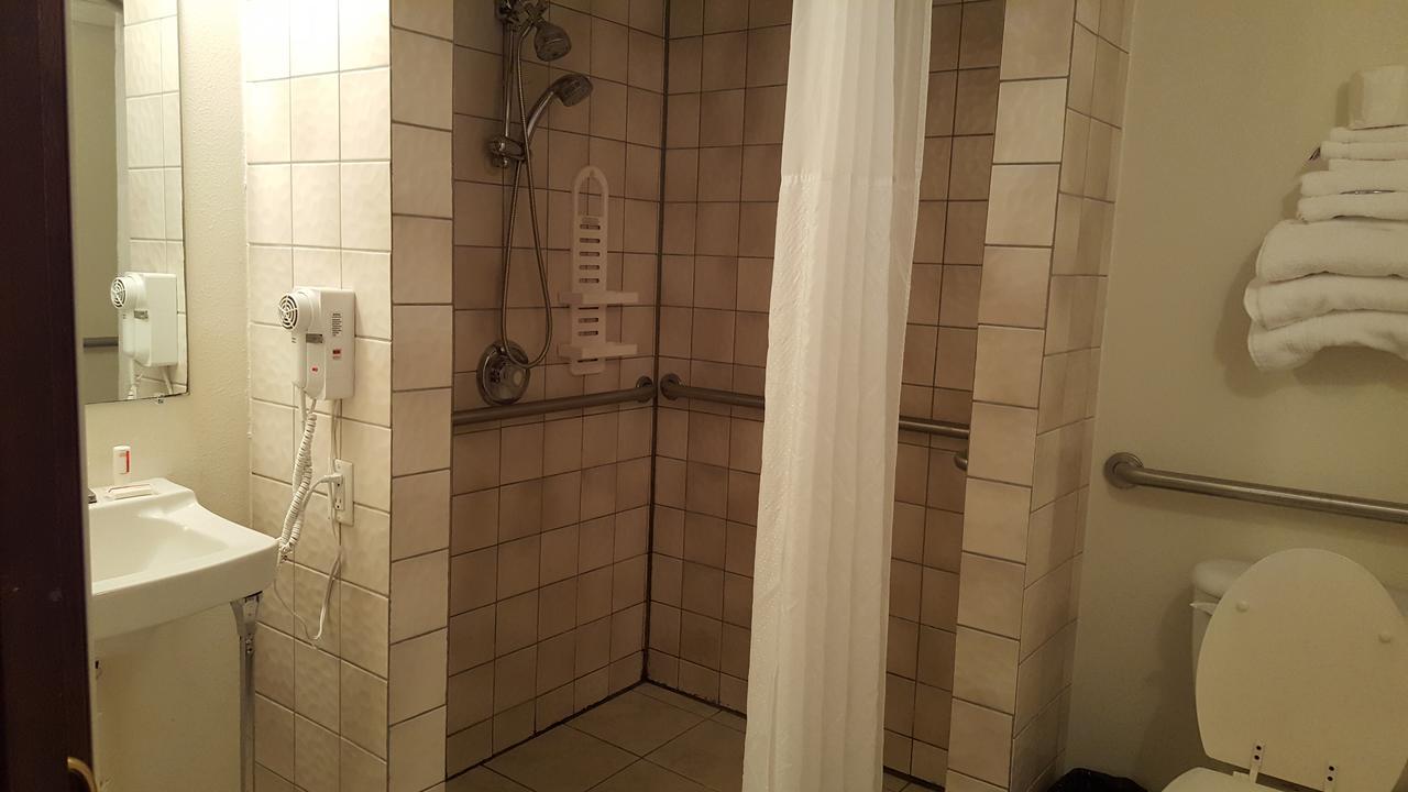 Knights Inn&suites - 2*