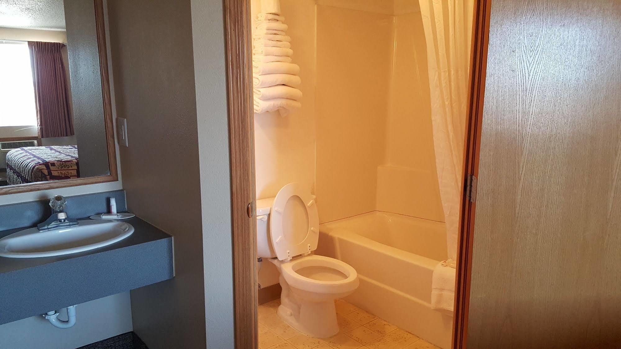 Motel Knights Inn&suites - Grand Forks