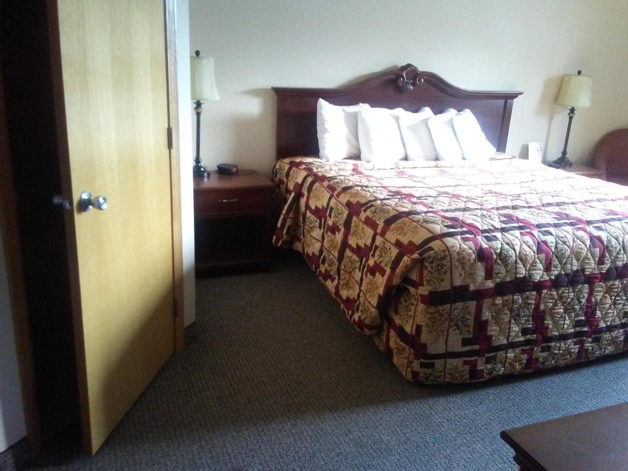Knights Inn&suites - 2*