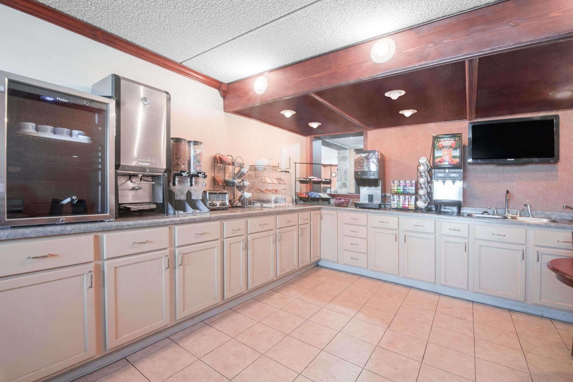 Knights Inn&suites - Grand Forks