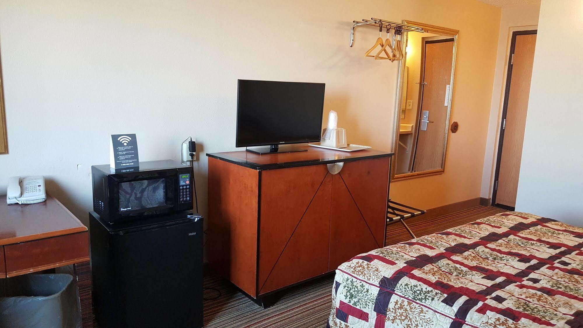 Knights Inn&suites - Motel