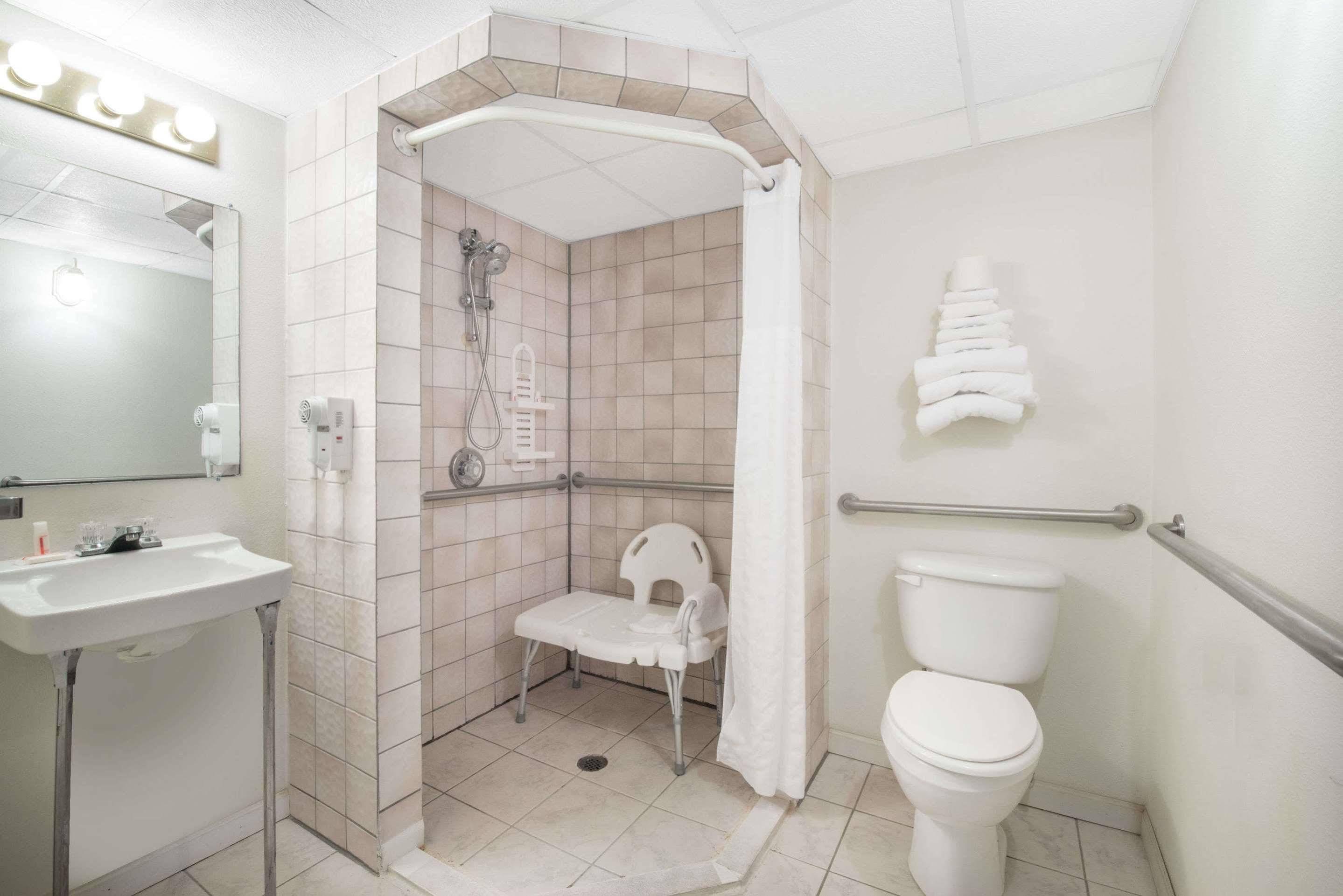 Motel Knights Inn&suites - Grand Forks