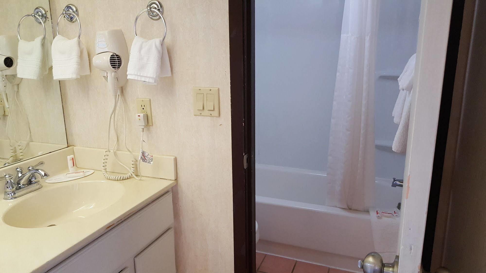 Knights Inn&suites -